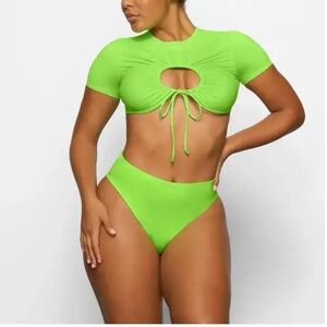 Skims Ruched Tie Front Short Sleeve Neon Green T-Shirt Top 2X NWT